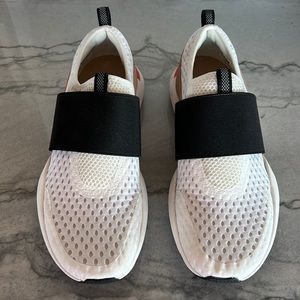 SOREL KINETIC IMPACT STRAP SNEAKER